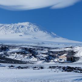 Field Support on the ice and setting up field camps