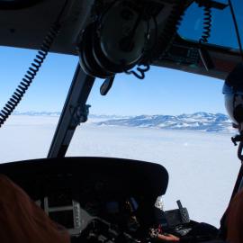 02 Flying over the ice shelf