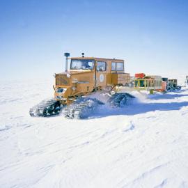 Snocat Tucker on polar plateau