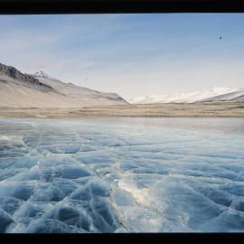 Lake Vanda. Wright Valley. Dry Valleys.