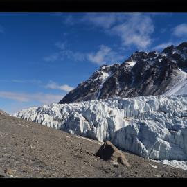 Suess Glacier and Taylor Valley. Dry Valleys. 