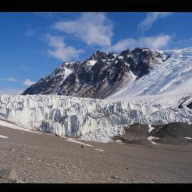 Suess Glacier and Taylor Valley. Dry Valleys. 