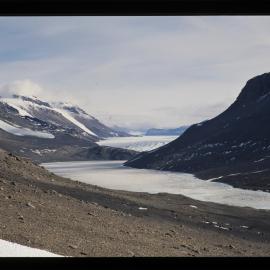 Lake Bonney and Taylor Glacier. Dry Valleys.