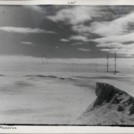 Plateau Nunatak, Carapace Nunatak