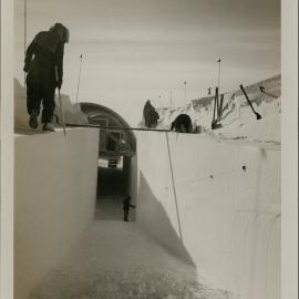South Pole Base construction 
