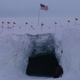 Ice excavation, Pole Station