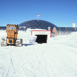 Pole Station Entrance
