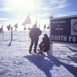 Cargo handlers at South Pole