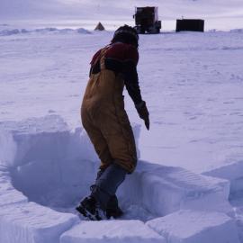 Pete Brailsford igloo building - survival training