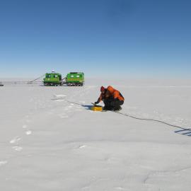 Phase sensitive radar measurement, Hagglunds with crevasse-detecting radar