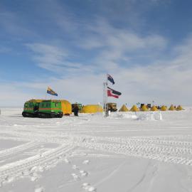 HWD2 camp at South+100 on the south pole route