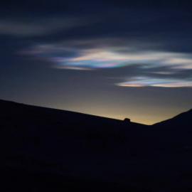 Nacreous clouds 