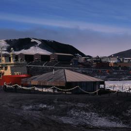 McMurdo Station, 'Nathaniel Palmer' and Discovery Hut