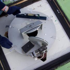 Levelling Bruker solar tracker  