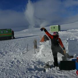Boiling water to ice crystals in an instant