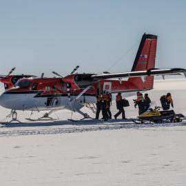 Unloading Twin Otter 