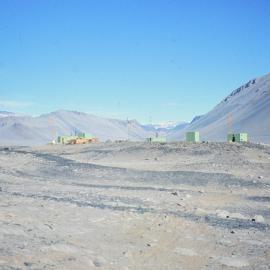 Vanda Station, Looking up the valley