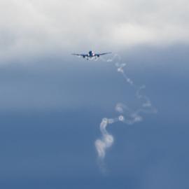 Trail of RNZAF Boeing 757
