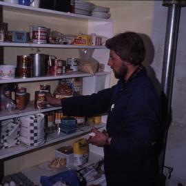 P. Sampson in Vanda ready-porch