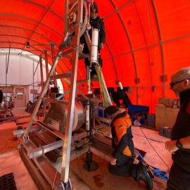 Lowering oceanographic instrument