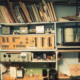 Met gear, Lab, Vanda