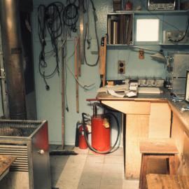 West end of Lab, Vanda