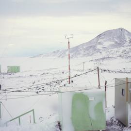 Blizzard clearing, Scott Base