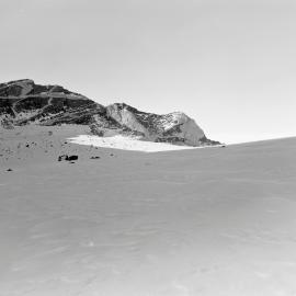 Heine_114-On-the-Ground_004