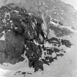 Heine_114-On-the-Ground_012