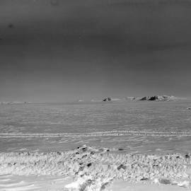 Heine_114-On-the-Ground_013