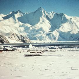 Mt Herschel from Hallett Station