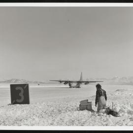 Ice-Runway-Prints_003