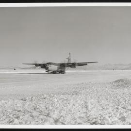 Ice-Runway-Prints_005