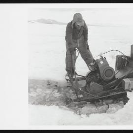 Scott-Base-Vehicles_040