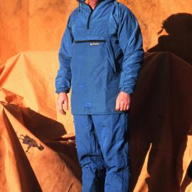 Outdoor clothing 