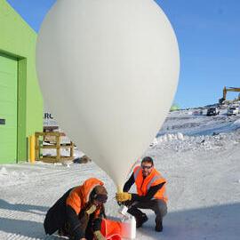 GRUAN balloon preflight preperation: securing package Oct 2023