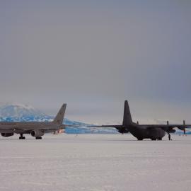 Boeing 757-2K2 & C-130H Hercules