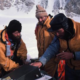 Establishing radio contact 