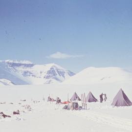 Southeast to Dolerite Escarpment West of Mount Lloyd and 